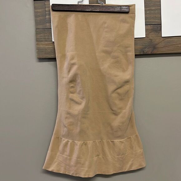 Assets by SPANX Tan One-Piece Shape Wear- Large - Picture 1 of 10